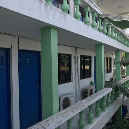 Hotel Restaurante Thomas ボカ・チカ エクステリア 写真