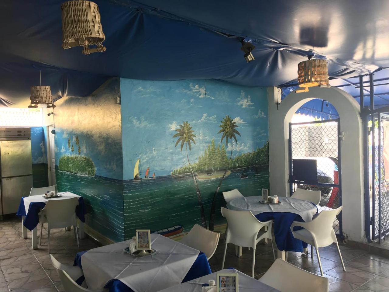 Hotel Restaurante Thomas ボカ・チカ エクステリア 写真