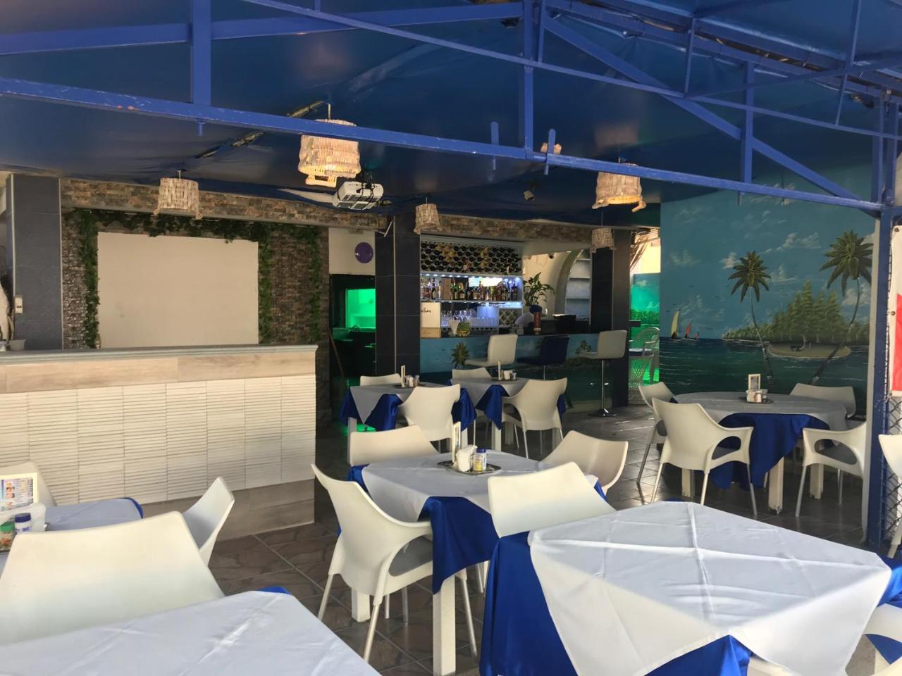 Hotel Restaurante Thomas ボカ・チカ エクステリア 写真