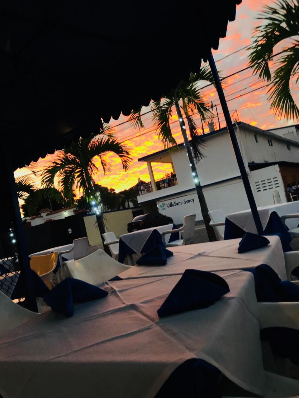 Hotel Restaurante Thomas ボカ・チカ エクステリア 写真